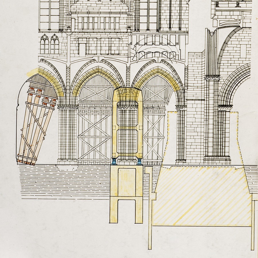 Élévation du projet d'étaiement des arcatures et du premier de la nef côté nord avec le pilier de la tour, crédit : F.OND, vers 1924