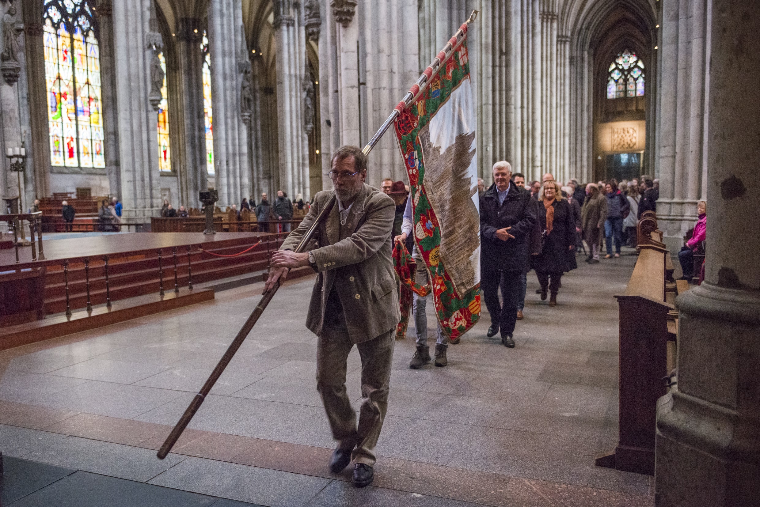 Messe traditionnelle réunissant les agents de l’atelier de Cologne, crédit : Dombauhütte Köln