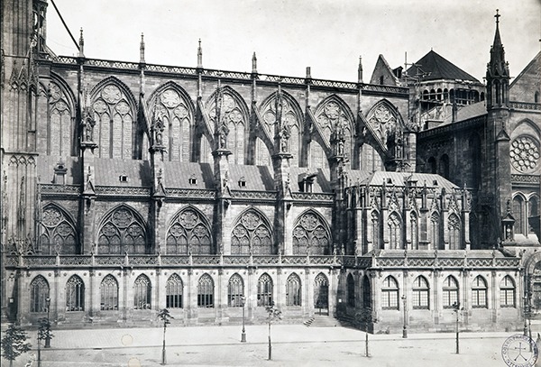 Nef sans toiture, après le bombardement de 1870, crédit : F.OND