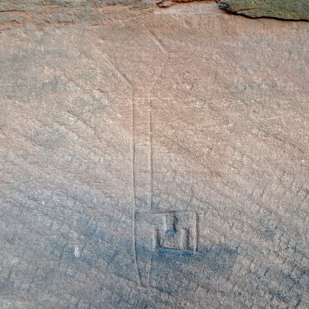 Marque lapidaire en forme de clé, bras nord du transept, crédit : F.OND