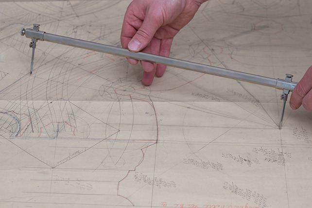 Compas à verge - Instrument pour tracer des circonférences dans le tracé des épures, crédit : F.OND, photo : Jérôme Dorkel