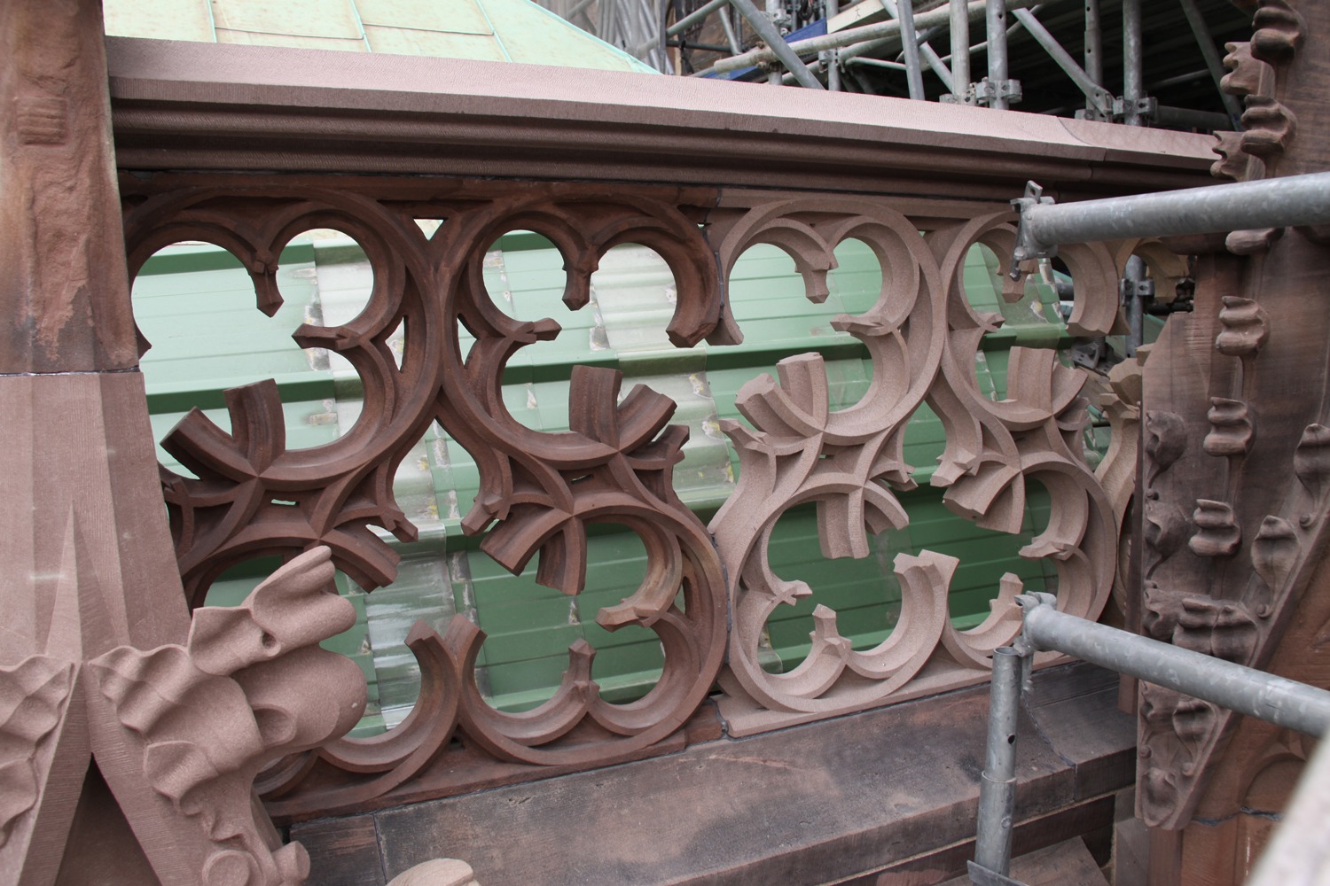 Réseau de balustrades après restauration, crédit : F.OND