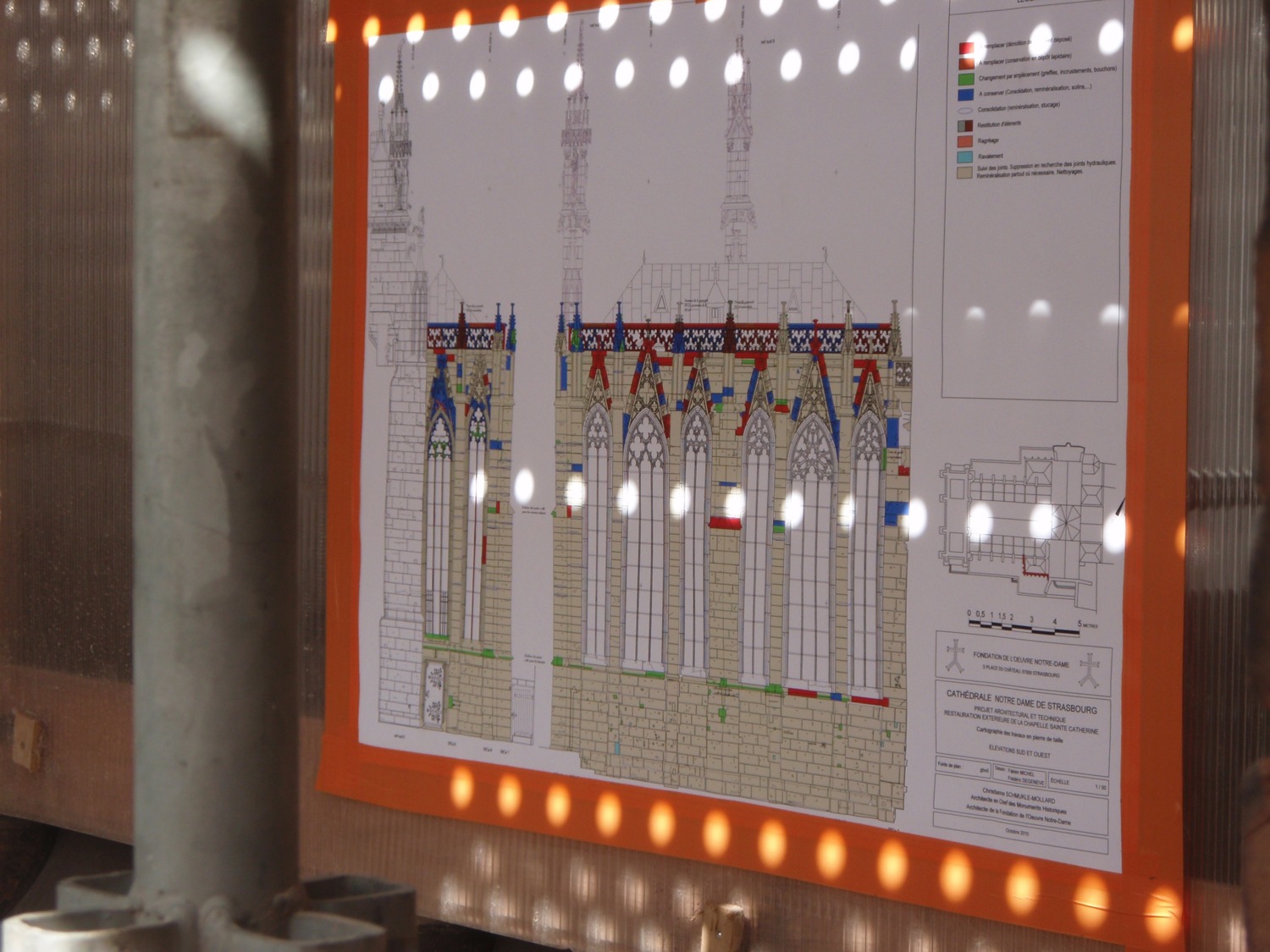 Cartographie des éléments à conserver ou à changer affichée sur le chantier, crédit : F.OND