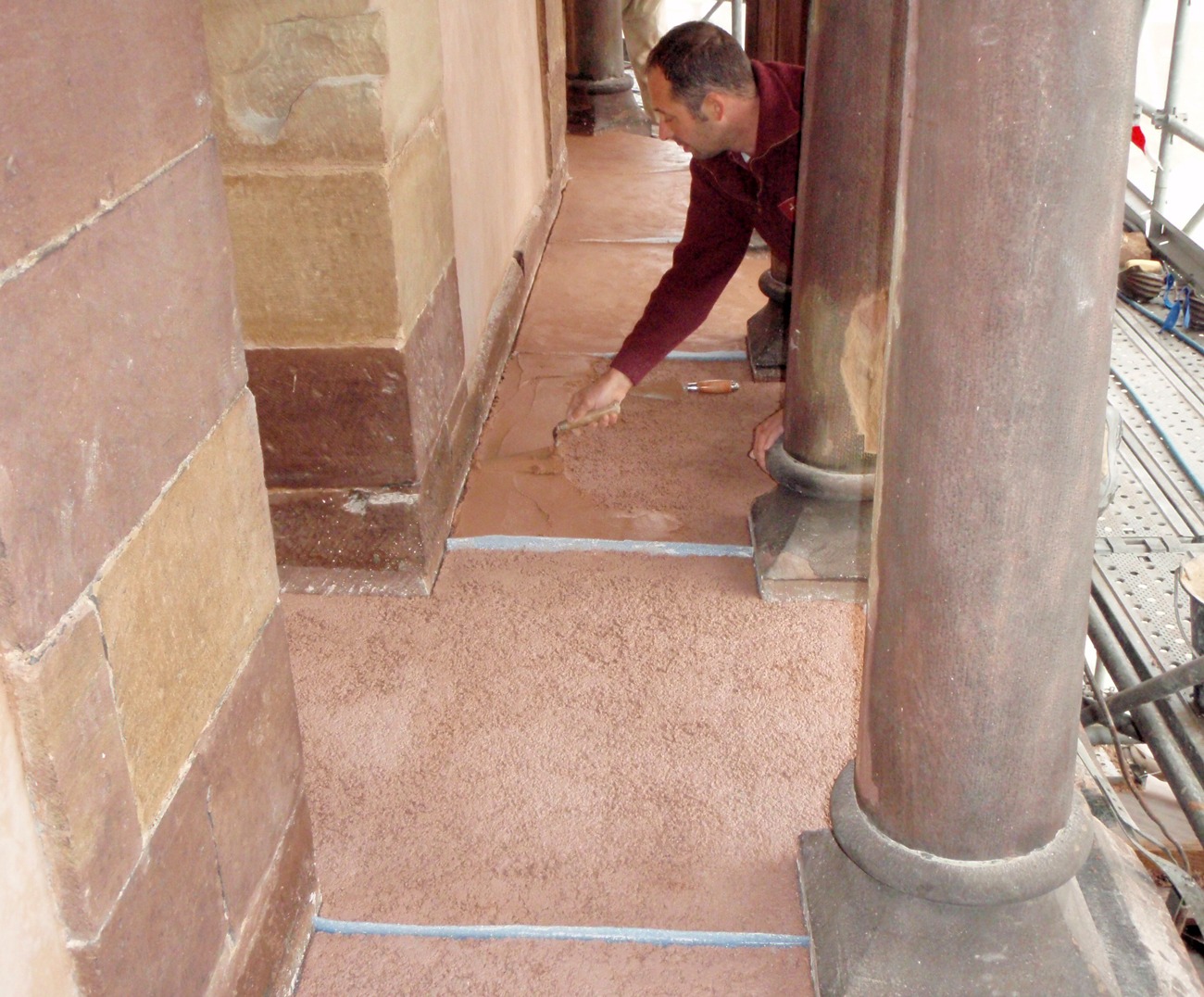 Mise en œuvre du béton romain, crédit : F.OND