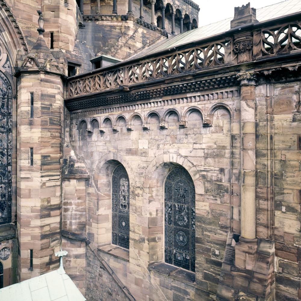 Façade ouest du bras sud du transept, avant restauration, crédit : F.OND