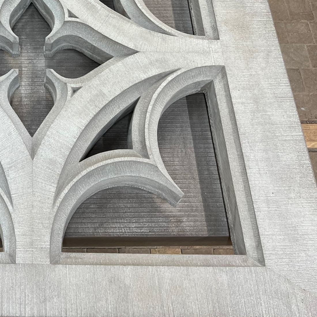Détail de l'aspect de taille au fer à charruer et de la face terminée, crédit : F.OND